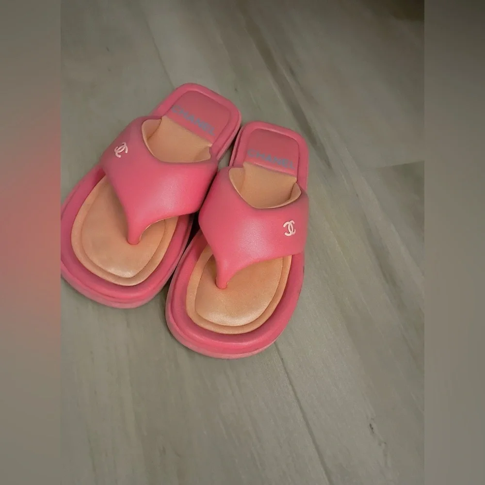 Chanel 22P Lambskin Pink Padded Pool Thong Flip-Flops Pillow Sandals Slides Shoe